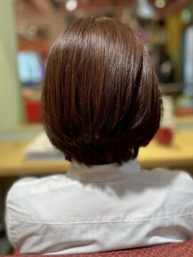 エミュー 大船店(emue) 大船ショートヘア大人ショートボブ白髪ぼかしハイライト白髪染め