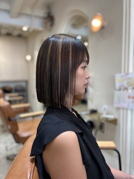 アンリー(Anree) 切りっぱなしボブ×ハイライト
