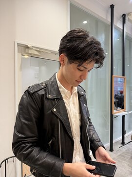 ケシキ大名(keshiki) 前下がり黒髪センターパート