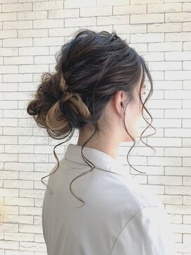 ヴァイブス(vibes) まとめ髪