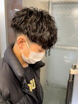 フィフス(fifth)&nbsp;ツイストスパイラルパーマスリークショートツーブロックマッシュ