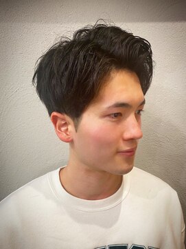 ビンゴ(BINGO) ba29ニュアンスカラー短髪ツーブロック刈り上げアップバング