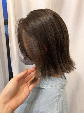 ペイジバイネオリーブ 吉祥寺店(Paige by Neolive) インナーシルバー×極細ハイライトアッシュカラー