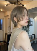 ハンサムショート ハスキーブロンド スモークベージュ