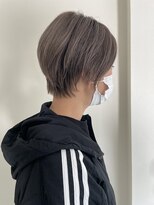 モノリス(monolith) グレージュくびれショート