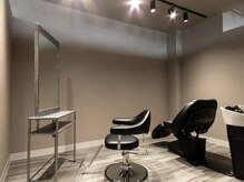 シュシュ(shu shu)の雰囲気（完全個室でシャンプー台も室内にあるため、リラックスできます）