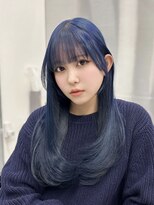 ロムーク 表参道(LOMKH)&nbsp;似合わせカット×小顔レイヤー×Wカラーでブルーカラー