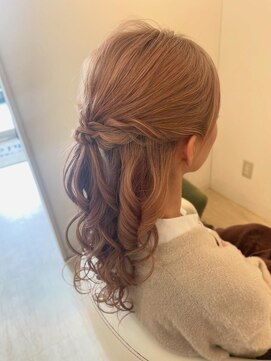 ヘアーリゾートラシックアールプラス(hair resort lachiq R+) ハーフアップ