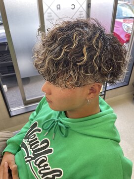 ジーナ 天神(Zina) 波巻きスパイラル/波打ちパーマ/メッシュ