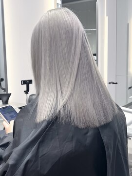 ソル バロール 表参道(SOL .valor) シルバー×グレー×切りっぱなし