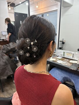 パーティーヘアセット/シニヨン/ロングヘア/アップスタイル