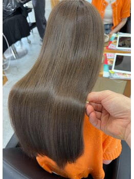 リベッタ(Ribetta)の写真/専門店並の髪質改善トリートメントで今までに無いツヤ感とまとまりを実現します。