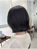 くびれボブ 切りっぱなしレイヤーボブ ダークカラー 外はね