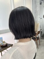 カーフ アオゾラヘアー 光の森2号店(calf AOZORA HAIR) くびれボブ 切りっぱなしレイヤーボブ ダークカラー 外はね
