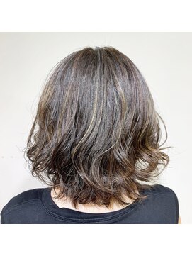 アズール 草加(azule) 夏にオススメ3Dハイライトカラー センシュアルショート