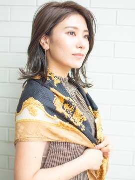 ノイン(noine) 大判スカーフを使った、スカーフコーデ。