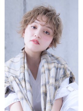 アメリ 新宿(Ameri) Ameri  ブロンドベージュ【新宿】