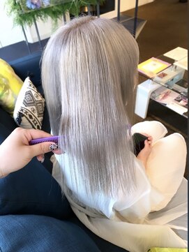 ダブル アンダーバー サロン(W_SALON) 【W_SALON 河原町】シルバー/ハイトーン