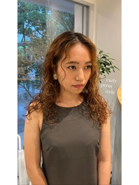 シアン 矢場町店(CYAN.) くるくるウェービーパーマスタイル