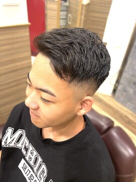 銀座マツナガ 神田店 流行◎スキンフェード短髪バッチリバーバースタイル
