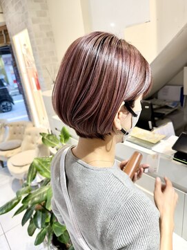 ネオリーブカフ 鶴ヶ峰店(Neolive caff) 前下がり　ピンクベージュ　ハイトーン　ブリーチ