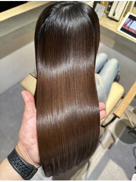 リラエ(Lyrae) 縮毛矯正/髪質改善/美髪カラー/トリートメント【大阪/西梅田】