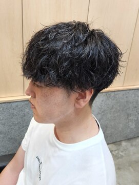 ニアウ 高崎店(Niau) メンズマッシュ緩め波巻きツイストスパイラルパーマ群馬高崎眉毛