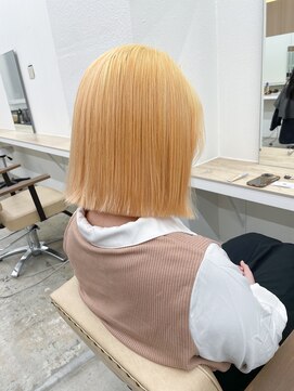 ニュート(Neut ) ミルクティーブロンド/ハイトーンカラー/ブリーチ抜きっぱなし