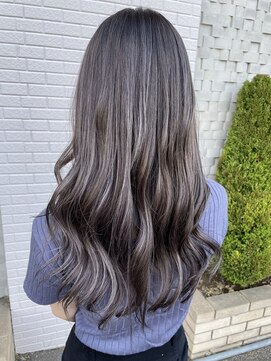 サニー美容室 ハイライトカラー ダブルカラー アッシュグレー 20代 ロング