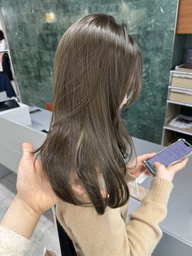 ソピ バイ インビテーション(sopi by invitation) オリーブベージュ　ブリーチなしカラー　レイヤーカット☆