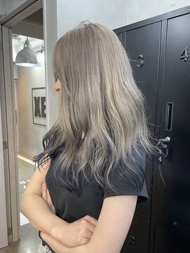 ジーナ(XENA) グレージュ×ネイビーの涼しげデザインカラー！