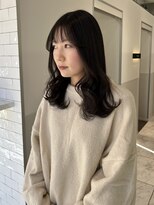 THREE【2月上旬OPEN(予定)】 大人可愛いセミロングヘア