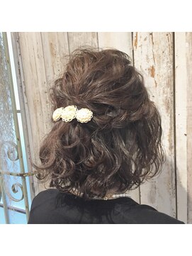 リノ(Lino) 波巻きアレンジ