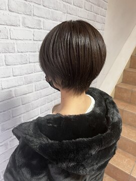 ハピネス クローバー 学園前店(Happiness CLOVER) 丸みショート/前髪/顔周りカット/透明感/20代30代40代50代