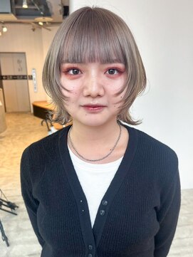 アイティー バイ アルバム 浦和店(IT by ALBUM) グレージュカラーくびレイヤーグレーベージュ美髪_ba493091