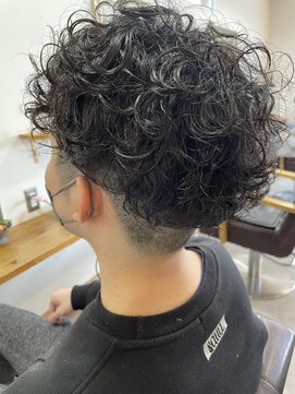 カイラ(Kaila) スペインカール風ツーブロック