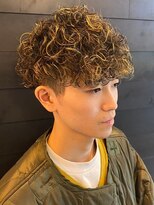 ディスイズバーバーサード(THIS IS BARBER 3rd)&nbsp;10代 20代 ツイストスパイラルパーマ ツーブロック