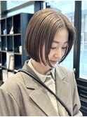 ショートボブ　ベージュカラー