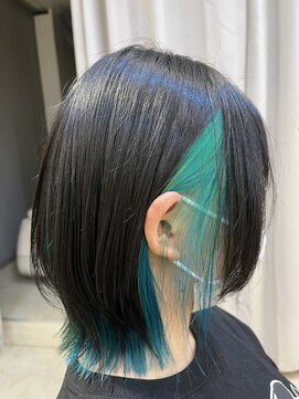 レイヤーカット×インナーカラー
