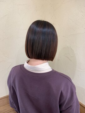 プア(PUA) 切りっぱなしボブ