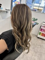 ヘアーサロン ラシア(hair salon Lasia) ハイライト/外国人風/ウェーブヘア/ロングレイヤー/ミルクティー