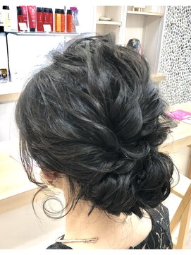 ブロッサム ヘアデザイン(blossom) ルーズシニヨン