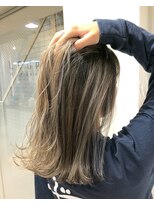 ループ(LOOP) 外国人風ブロンドカラー