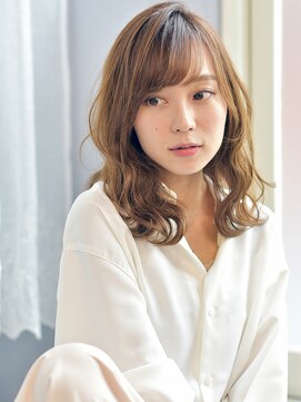 イリーブ(elieve) シアカラーで大人かわいい艶髪◇透明感×ゆるふわレイヤー