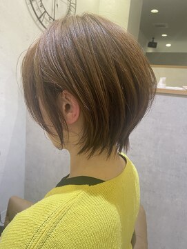 ベティバイシェーン(Betty by schon) ショートボブ