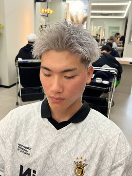 ベルクロー バイ アリープ(Bel.crow by ALEAP) ブリーチカラーホワイト/ブリーチデザイン/ニュアンスデザイン