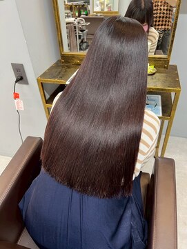 ドロシー 郡山桑野店(Dorothy) ミニウルフチェリーブラウンホワイトグレージュフェザーパーマ