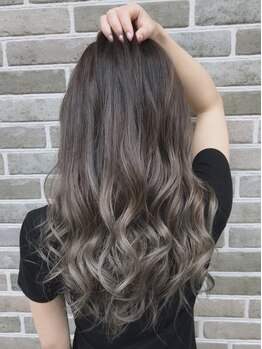 オルソ(orso)の写真/丁寧なカウンセリングと色落ちを考慮したカラー提案に定評◎屋外/屋内など光の加減で変わる色合いも絶妙!