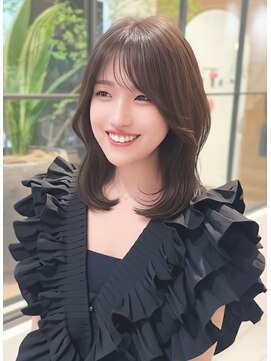 ルエ(rue) ミディアムレイヤー×ストレート×シャギー×内巻き20代30代40代