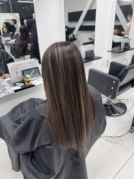 アライブ キチジョウジ(ALIVE Kichijoji) ストレート ベージュハイライトカラー